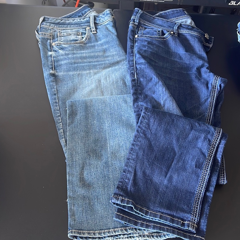 SILVER BRAND WOMENS JEANS - SIZE 30